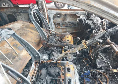 2015 Kia Sedona Lx z USA, uszkodzony, nr VIN KNDMB5C11F6063028